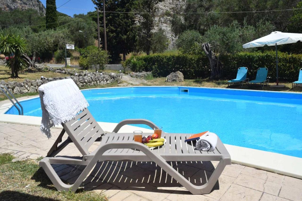 Villa Eirini By Hotelius Liapades Bagian luar foto