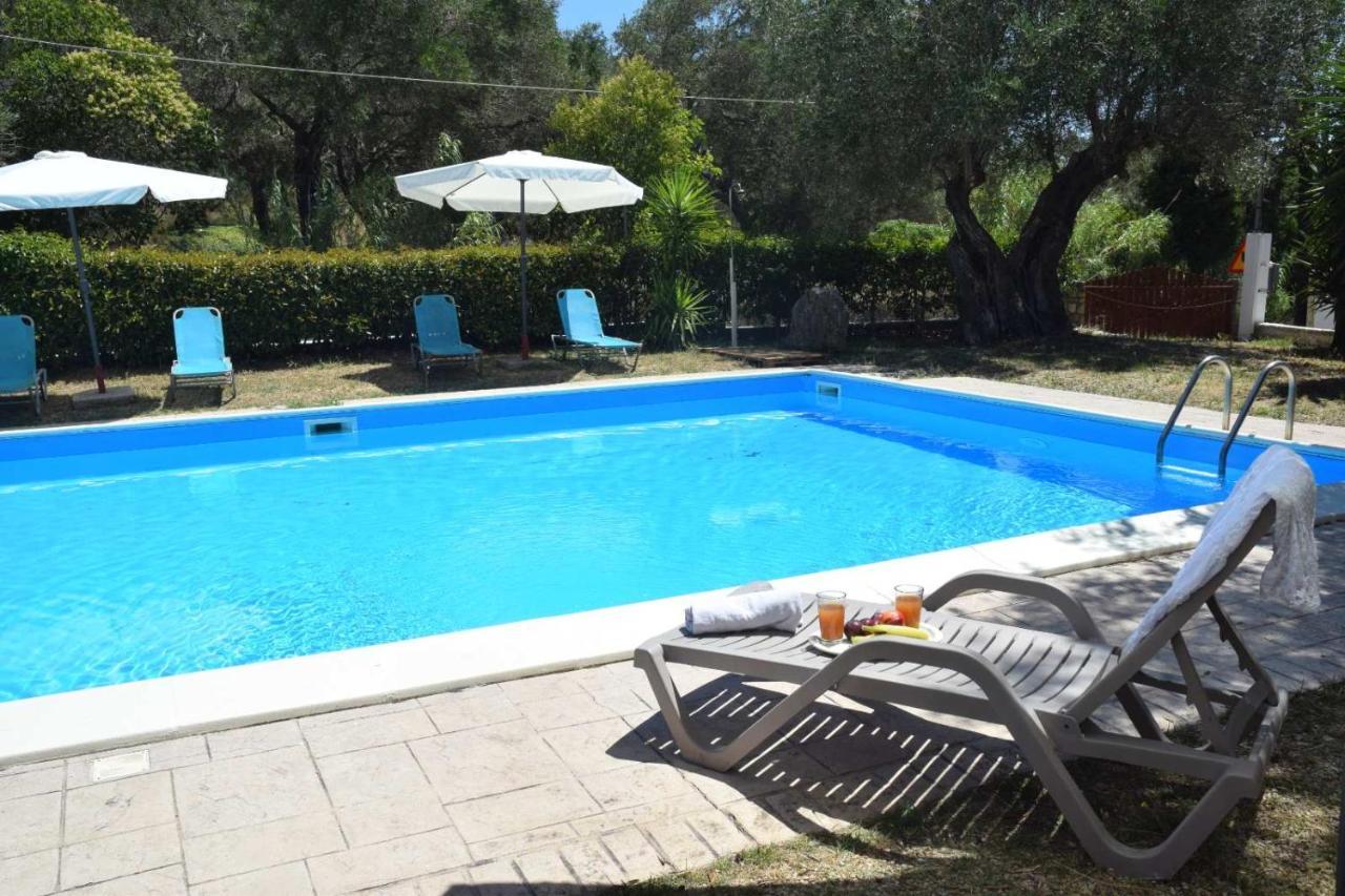 Villa Eirini By Hotelius Liapades Bagian luar foto
