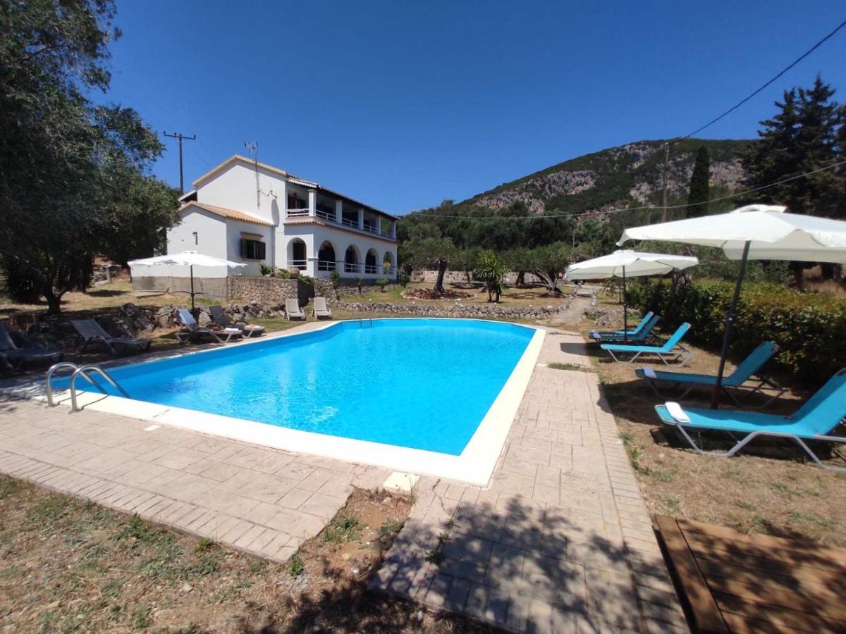 Villa Eirini By Hotelius Liapades Bagian luar foto